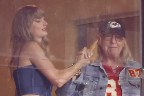 Taylor Swift Excitedly Hugs Donna Kelce After Travis Kelce Helps Patrick Mahomes Break Chiefs' Passing Record